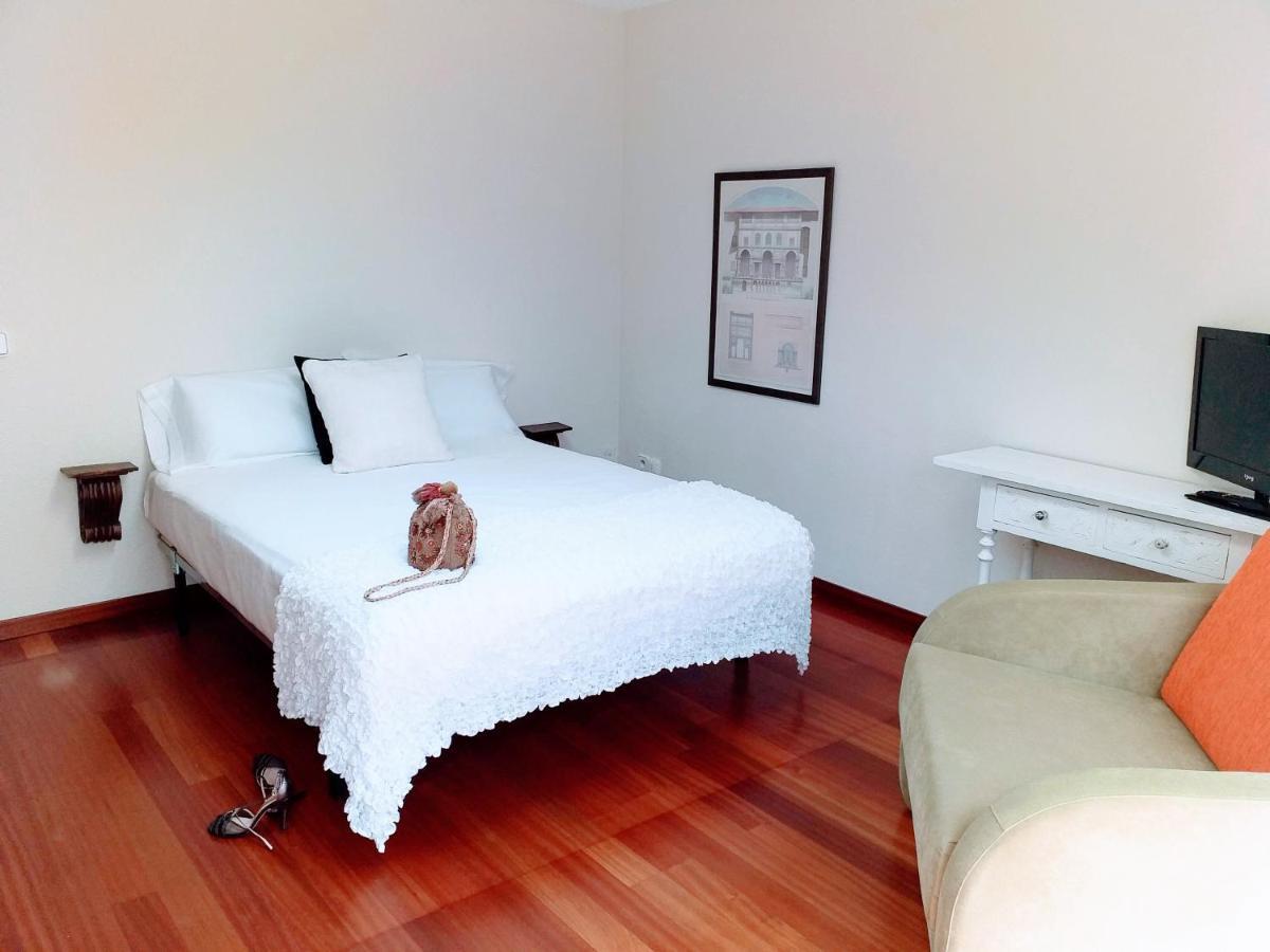 Large Apartment With Large And Sunny Terrace - Garden & Outdoor Gym , Alicante Center Exteriér fotografie